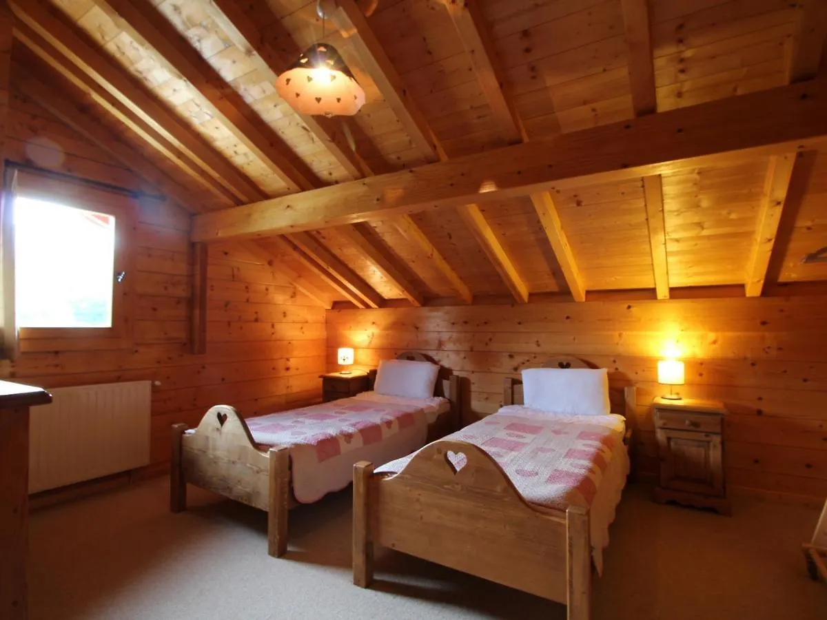 Chalet 5 Chambres Pour 10 Pers, Proche Ski Bus, Terrasse, Buanderie, Tout Confort - Fr-1-572-27 Araches-la-Frasse 0*,  France